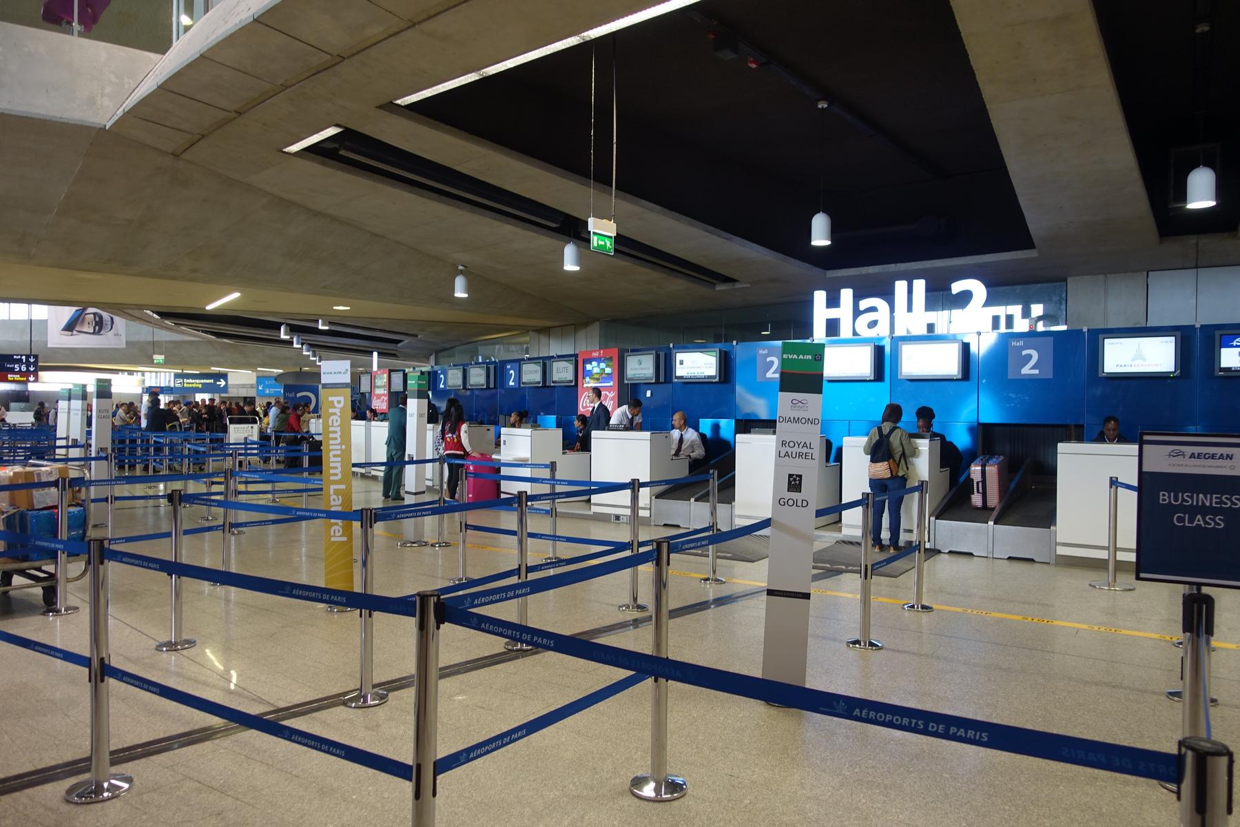 Eva Air Royal Laurel and Business Class check-in counters at Paris airport.
